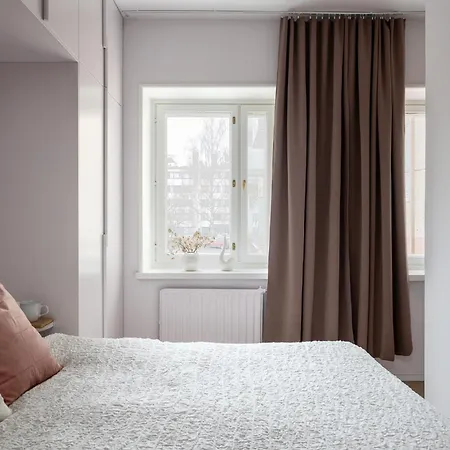 Unique 50s Style Suite, Autohalli *