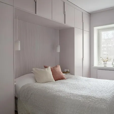 Unique 50s Style Suite, Autohalli