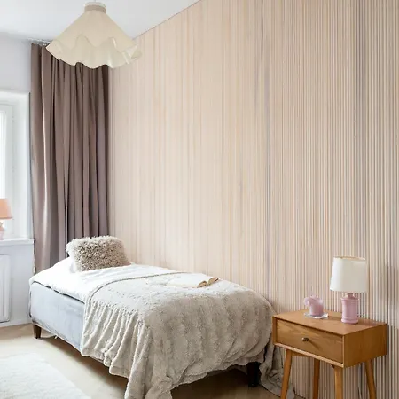 Unique 50s Style Suite, Autohalli Apartman Kuopio