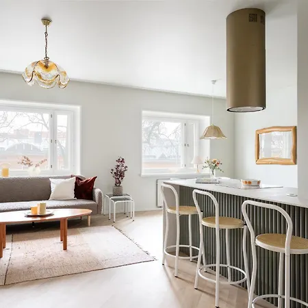 Unique 50s Style Suite, Autohalli Apartamento Kuopio