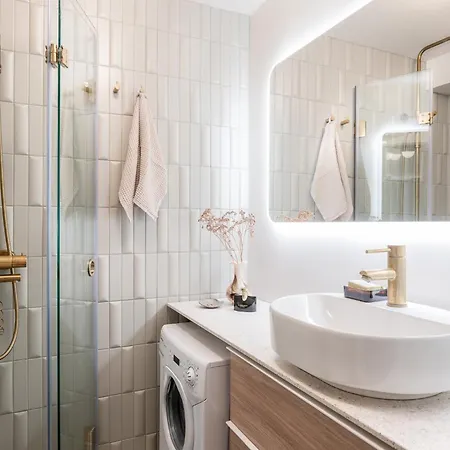 Unique 50s Style Suite, Autohalli Apartment *