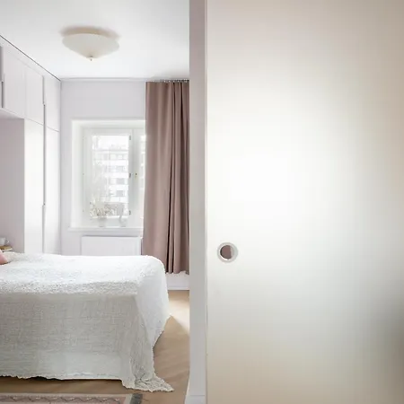 Apartment Unique 50s Style Suite, Autohalli Kuopio