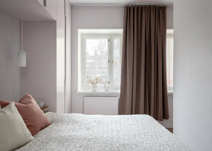 Unique 50s Style Suite, Autohalli *