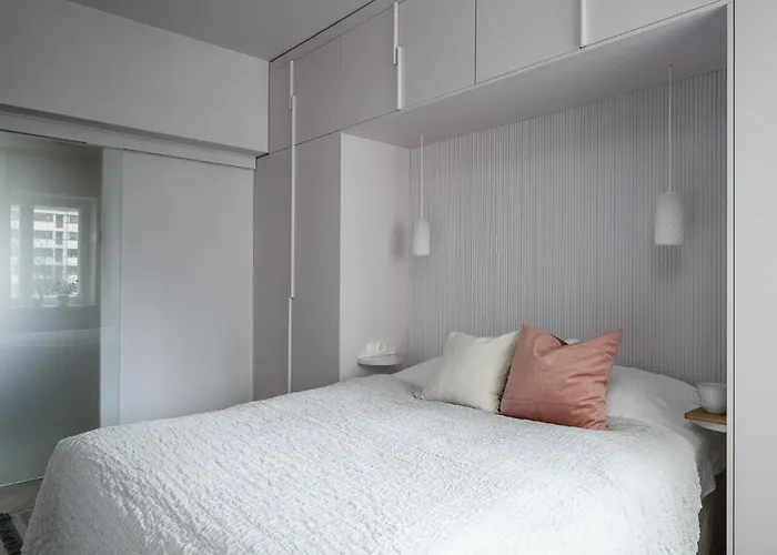 Unique 50s Style Suite, Autohalli